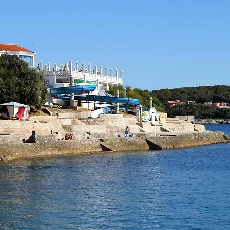 Apartment With A Parking Space - 7649 Pula